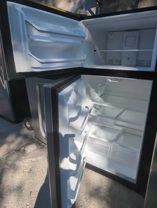 frigo Frigidaire  in Refrigerators in City of Montréal - Image 6