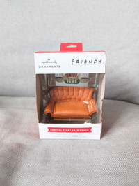 Friend's central perk cafe couch, Christmas ornament