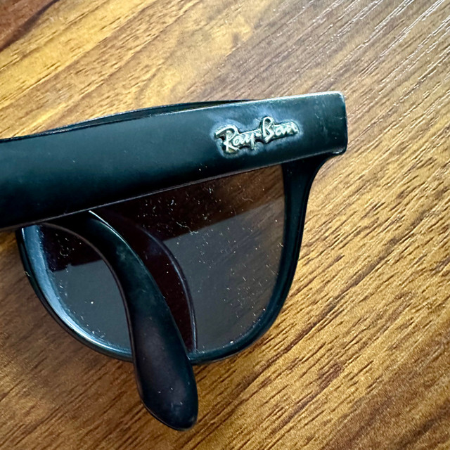 Ray-Ban Folding Wayfarer Vintage Sunglasses in Men's in City of Toronto - Image 2
