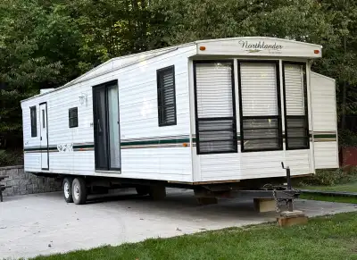 2002 Northlander Supreme 41FB-S Park Model Trailer Asking $9,800 OBO Available now- Woodland Park, S...