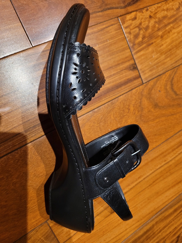 NEW Rockport leather sandals/RockportNouvelles sandales en cuir dans Femmes - Chaussures  à Ville de Montréal - Image 3