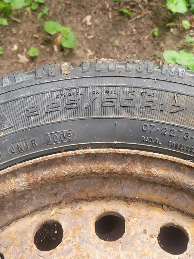 225/50R17 Goodyear Nordic Winter Tires in Tires & Rims in Chatham-Kent - Image 3