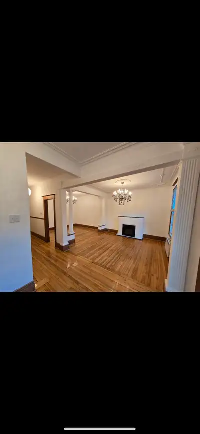 beautiful 6 1/2 apt in Mile End