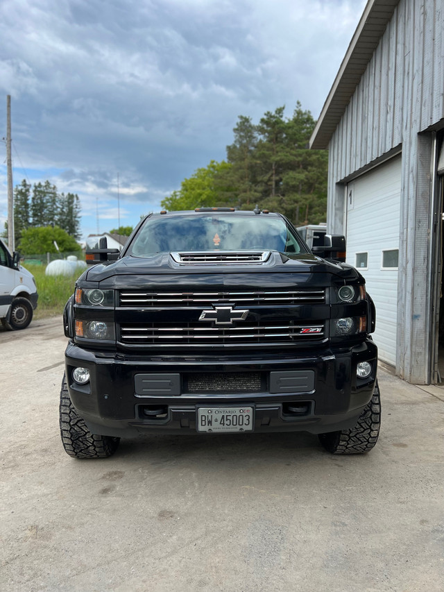 2019 Chevrolet Silverado 2500HD LTZ 6.6 Duramax Diesel in Cars & Trucks in Mississauga / Peel Region - Image 2