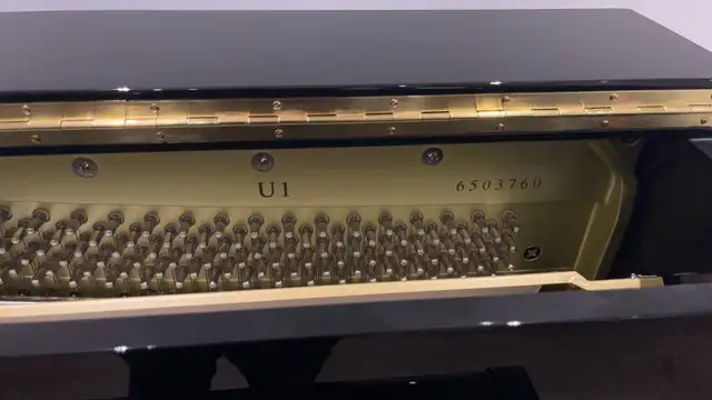 Yamaha U1 Upright Piano – Made in Japan – Excellent Condition in Pianos & Keyboards in City of Toronto - Image 4