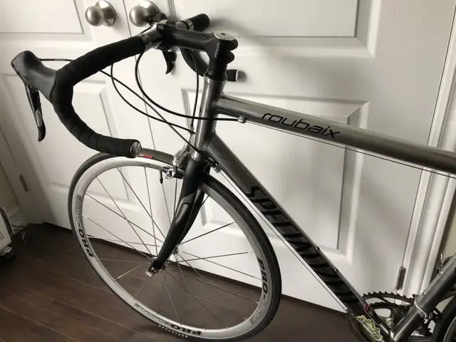Specialized Roubaix Road Bike in Road in Mississauga / Peel Region - Image 3