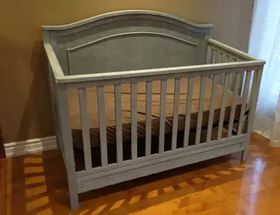 Charlie 4-in-1 Convertible Crib By daVinci, View more