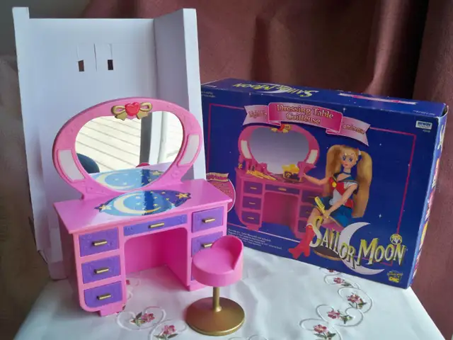 1997 Sailor Moon "Light-Up Dressing Table" Vanity in Box (Irwin) in Arts & Collectibles in Fredericton - Image 8