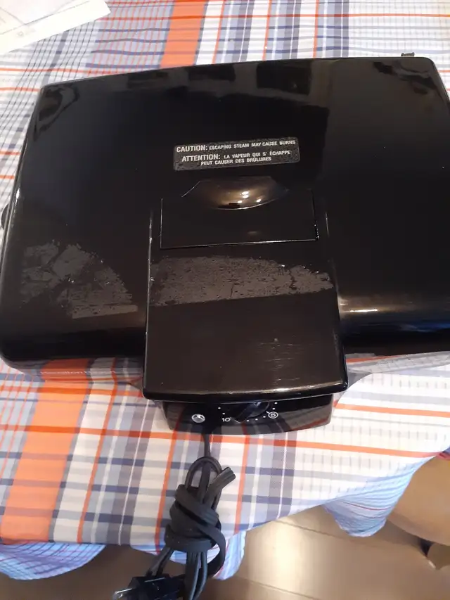 KITCHEN ITEMS: GRILL, QUESADILLA MAKER, WATER BOTTLES