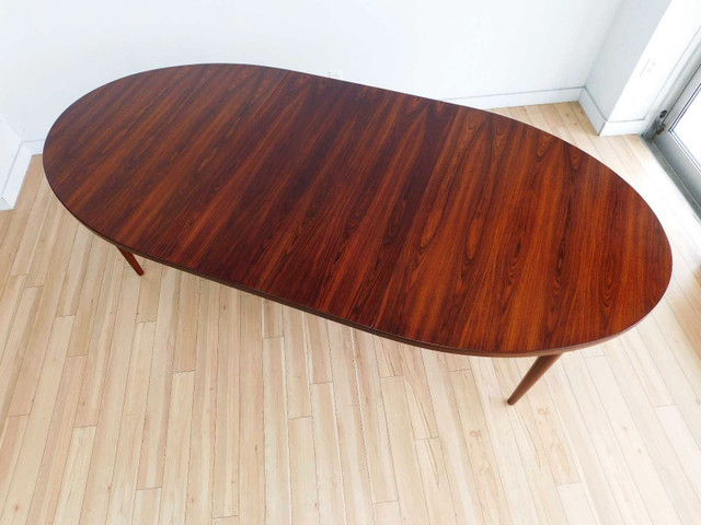 Vintage Brazilian Rosewood Dinning Table dans Mobilier de salle à manger et cuisine  à Ouest de l’Île - Image 4