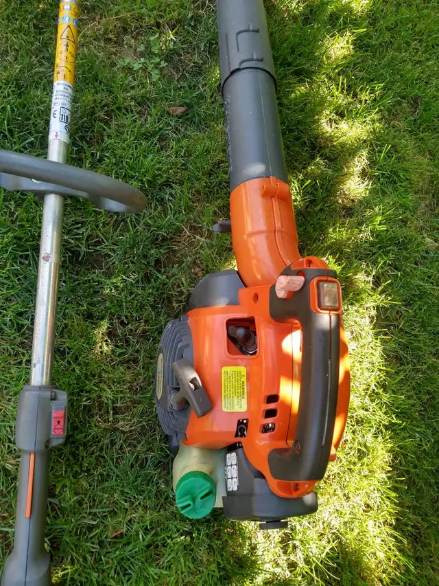 HUSQVARNA TRIMMER AND BLOWER in Lawnmowers & Leaf Blowers in Windsor Region - Image 2