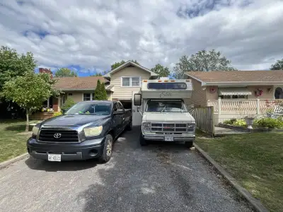 18’ cube van 1983 GMC G30 Vandura/Elite 5.7 lv8 Runs and stars fined just put 2600$ to get her back...