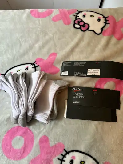 Sportschek women’s white and grey crew socks 5 pairs to, View more