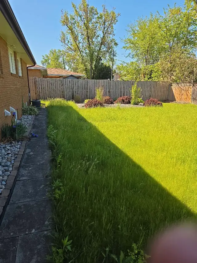 Lawn Care. Attention Landlords.62865710100865121