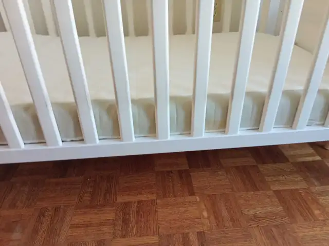 New price Ikea SUNDVIK crib and mattress in Cribs in City of Toronto - Image 2