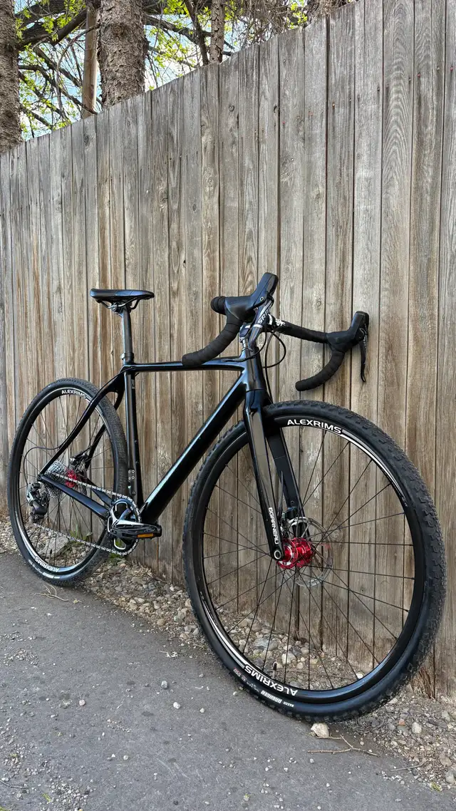 Garneu Steeple xc Full carbon gravel bike  in Road in Calgary - Image 6