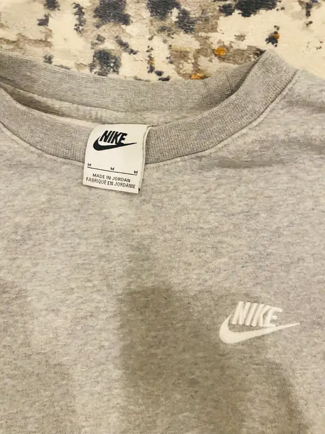 Men Nike Sweater-Medium-Perfect condition in Men's in Calgary - Image 3