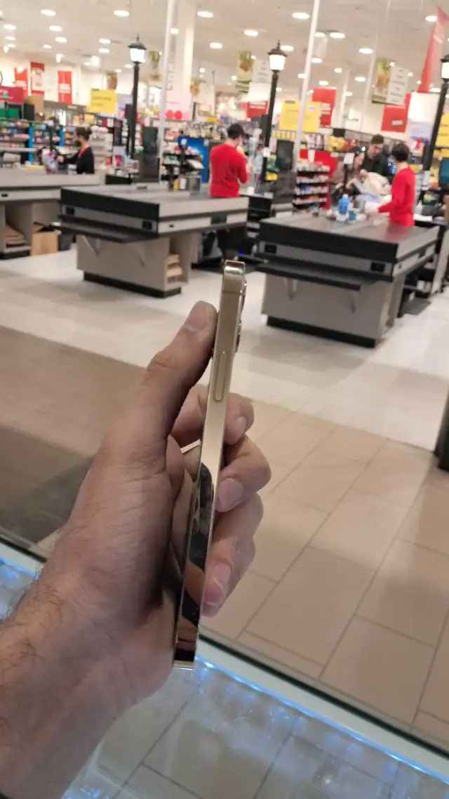 IPhone 12 Pro / 128GB /100% (With Warranty) in Cell Phones in Vancouver - Image 5