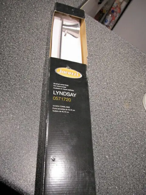 BNIB Jacuzzi Lindsay 18" towel bar. in Plumbing, Sinks, Toilets & Showers in Oakville / Halton Region - Image 4