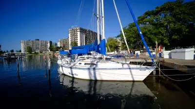 Proposed write up! 1987 Hunter 28.5 – Ready for the Wind Price: $22500.00 Location: Sarnia There is...