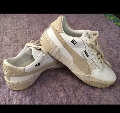 Women’s Pumas like new Size 7