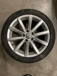 SOLD! Volkswagen 17 inch wheels 