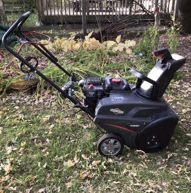 Briggs & Stratton 1022E Snowblower Snowblowers Thunder Bay Kijiji