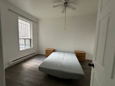 One room for rent. Bathroom and kitchen sharing Is 3 room apartment All included with wifi Washers a...