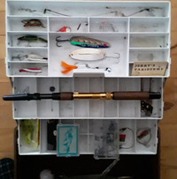 ADVENTURER 2113 TACKLE BOX and CONTENTS