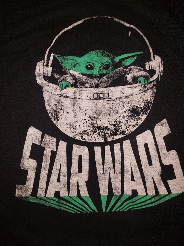 Star Wars Mandolorian longsleeve shirt, youth small, mint, $10 in Arts & Collectibles in Calgary - Image 2
