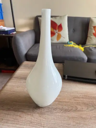 IKEA MODERNIST WHITE VASE HAND BLOWN GLASS 21802 BEAUTIFUL PIECE, View more