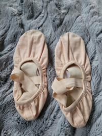 So Danca Pink stretch canvas split sole ballet slippers