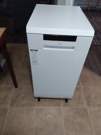 Midea 18 in White Portable Dishwasher