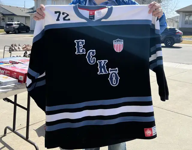 Beautiful Jetsey ECKO size Xl
