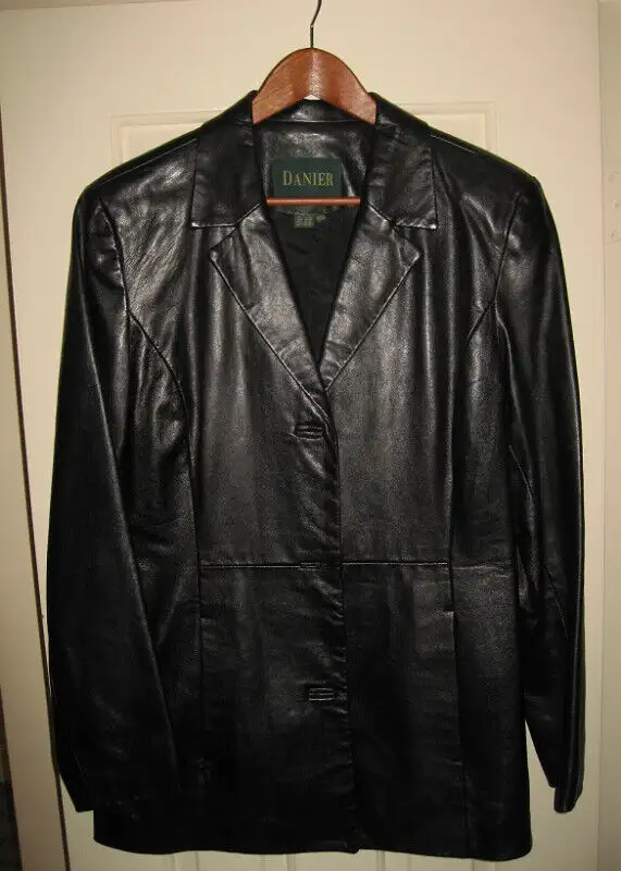 Jackets for Men / Boys & Women / Girls in Multi-item in City of Toronto - Image 6