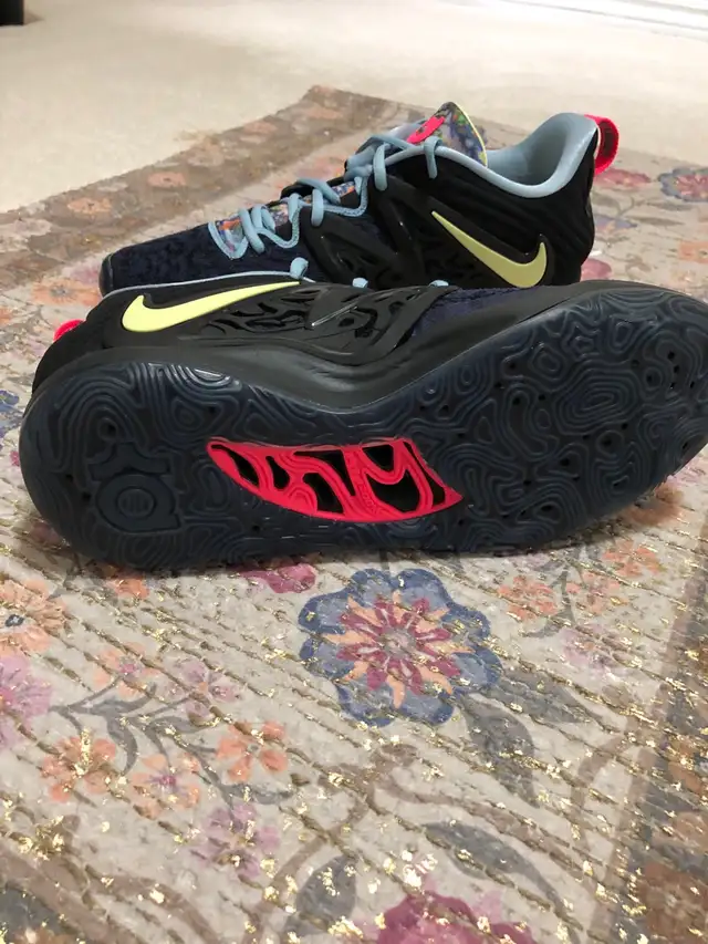 Nike KD 15 - Size 11 in Men's Shoes in Mississauga / Peel Region - Image 6