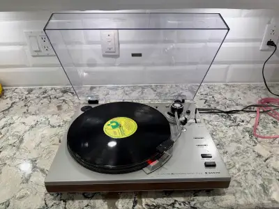 Sanyo TP-1010 turntable, View more