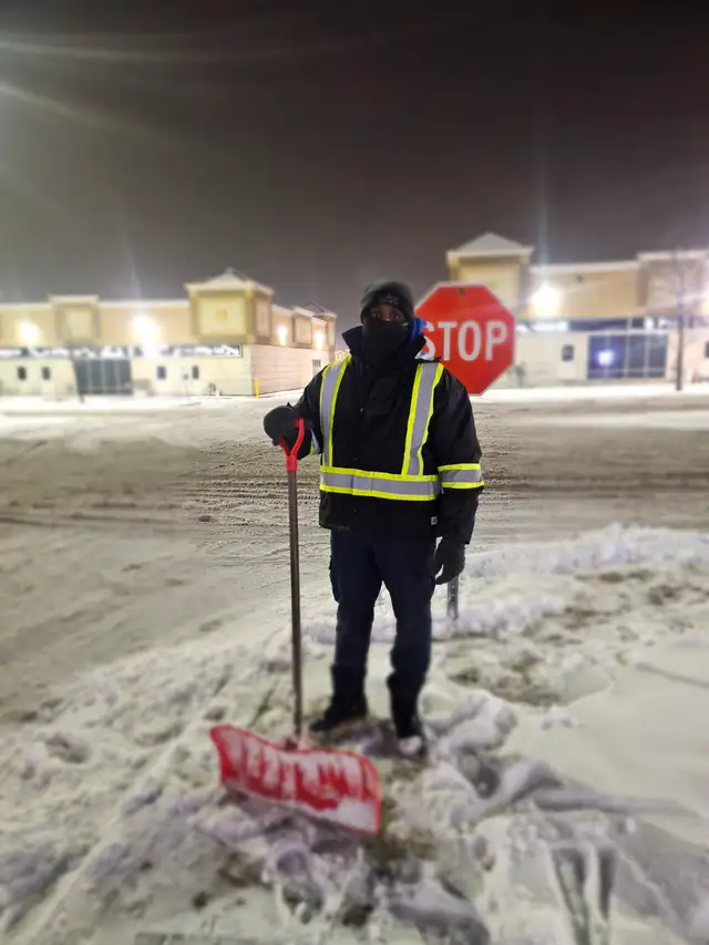 SNOW REMOVAL SERVICES - TORONTO64985459232129120