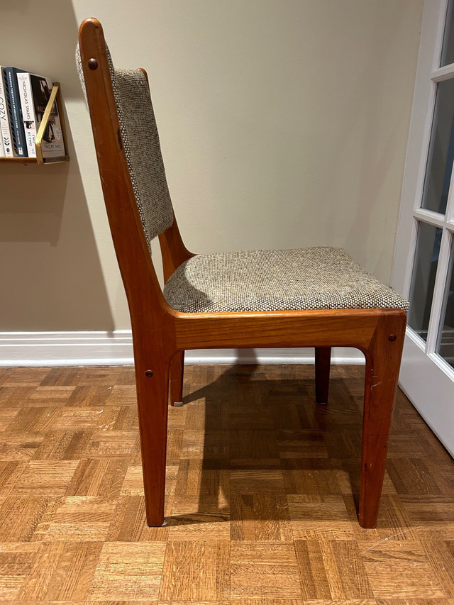 6 Vintage Teak Dining Chairs dans Mobilier de salle à manger et cuisine  à Ville de Montréal - Image 2