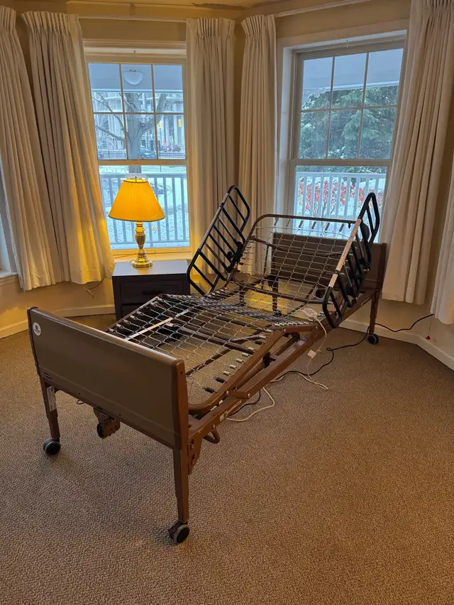 INVACARE HOSPITAL BED DELIVERY AND SETUP INCLUDED | Health & Special ...