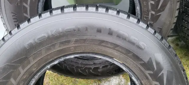 Pneus (hiver) NokianTyres // Jantes acier 17'' (RAM 2016) in Tires & Rims in Laval / North Shore - Image 4