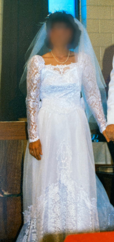 Mermaid-Style Wedding Dress with Hair Piece and Veil in Wedding in Winnipeg - Image 3