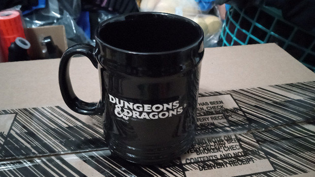 Tasse à café 12oz Dungeons &amp; Dragons Coffee Mug (Open Box) dans Autre  à Ville de Montréal - Image 3