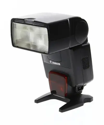 Canon Speedlite 550EX Flash complete with case, box & papers Excellent condition – works perfectly....