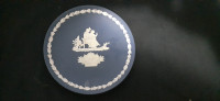 1975 monther wedgwood  blue plate