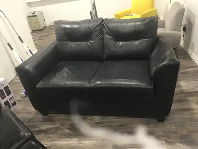 LEATHER LOVE SEAT - FREE in Couches & Futons in Peterborough - Image 2