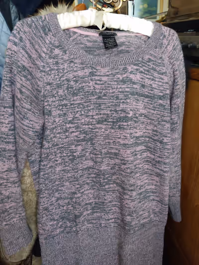 Talula crew neck pull over, long length to upper thigh - Grey and pale pink colors, in excellent, cl...