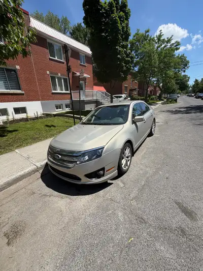 Ford Fusion 2010 en excellente condition avec 190 000 km. Moteur 2.5L fiable et économique, la voitu...
