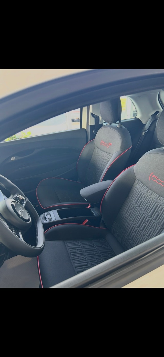 Cession de bail — Fiat 500e 2025 électrique, blanche, intérieur — photo 2