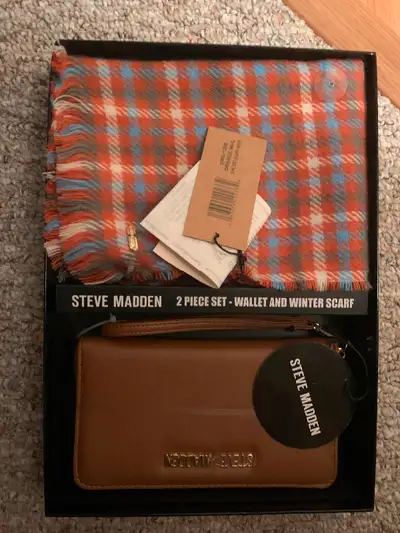 Brand new Steve Madden gift set, View more